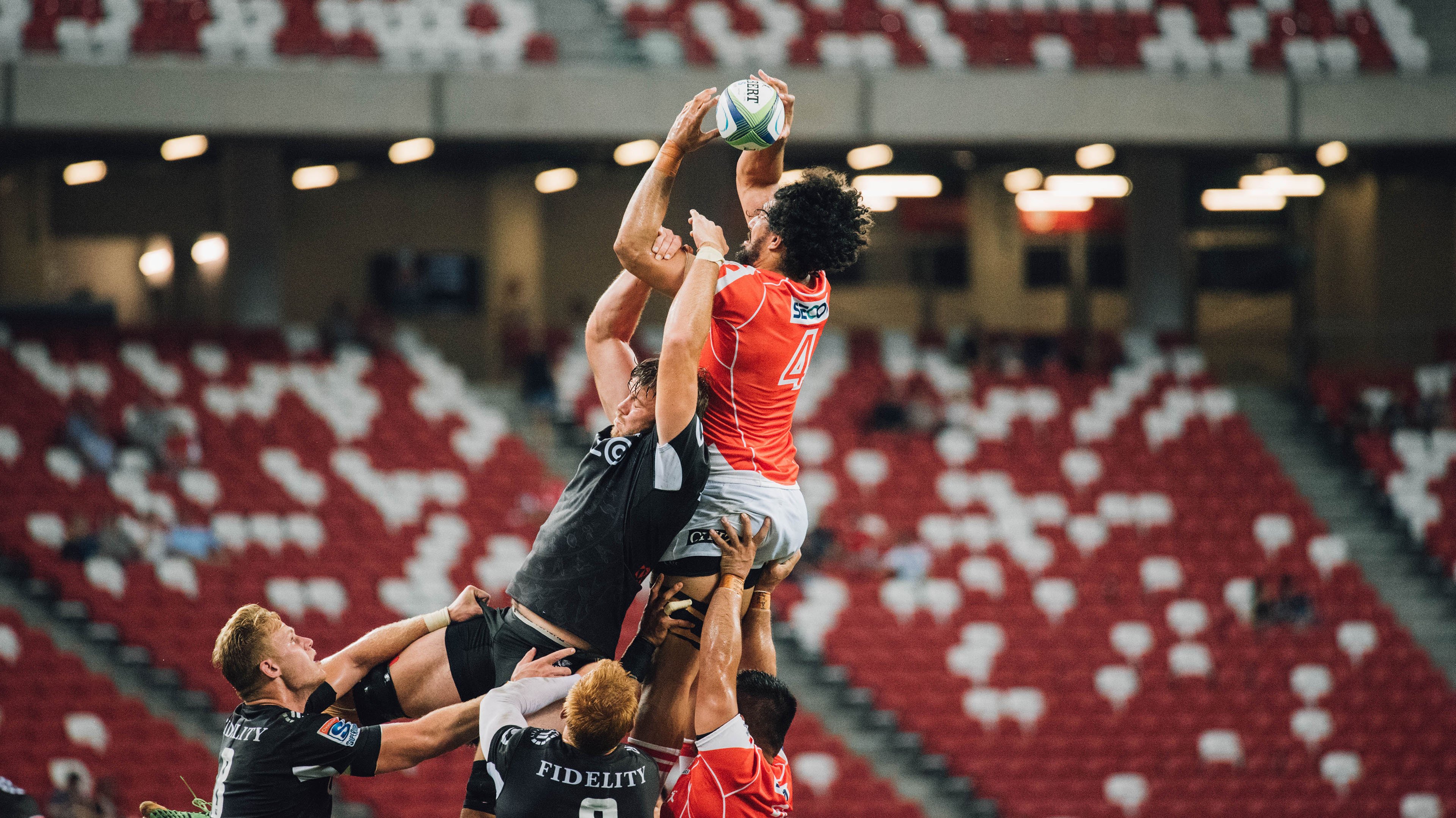 综合格斗赛场焦点！巴西队对阵日本队，压哨绝杀，引爆全场观众欢呼